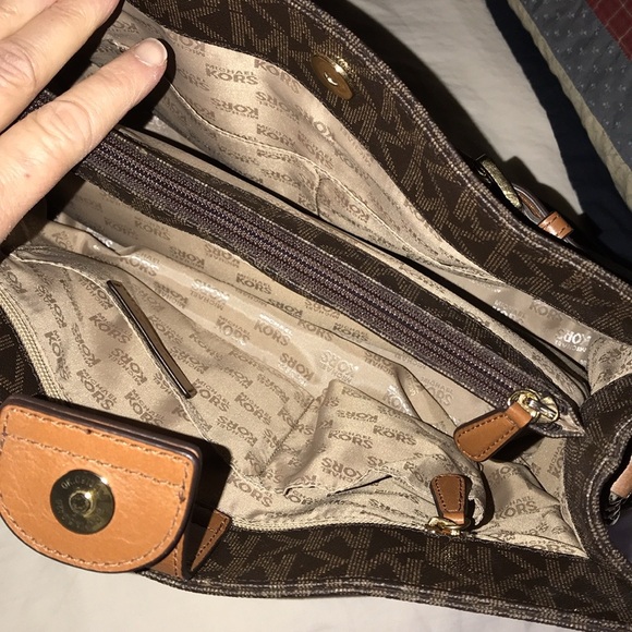 Vintage Michael Kors Large Tote purse - like new !!! - Picture 3 of 10